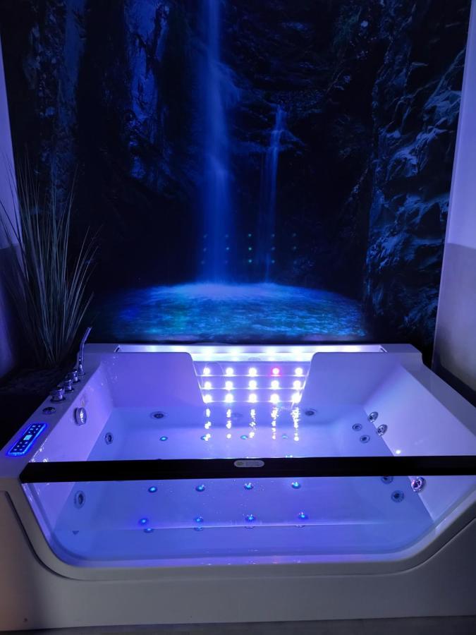 Robson Beach I Sauna, Jacuzzi ミエンジボジェ エクステリア 写真